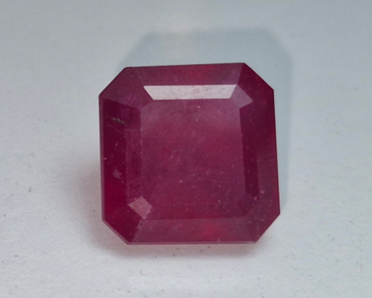 سنگ یاقوت سرخ