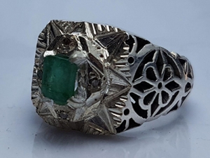 انگشتر زمرد طبیعی
